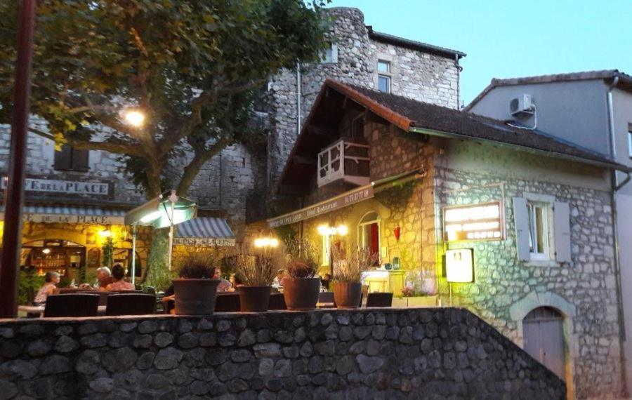 Auberge Du Vieux Lanas Logis Hotel Restaurant Exterior foto